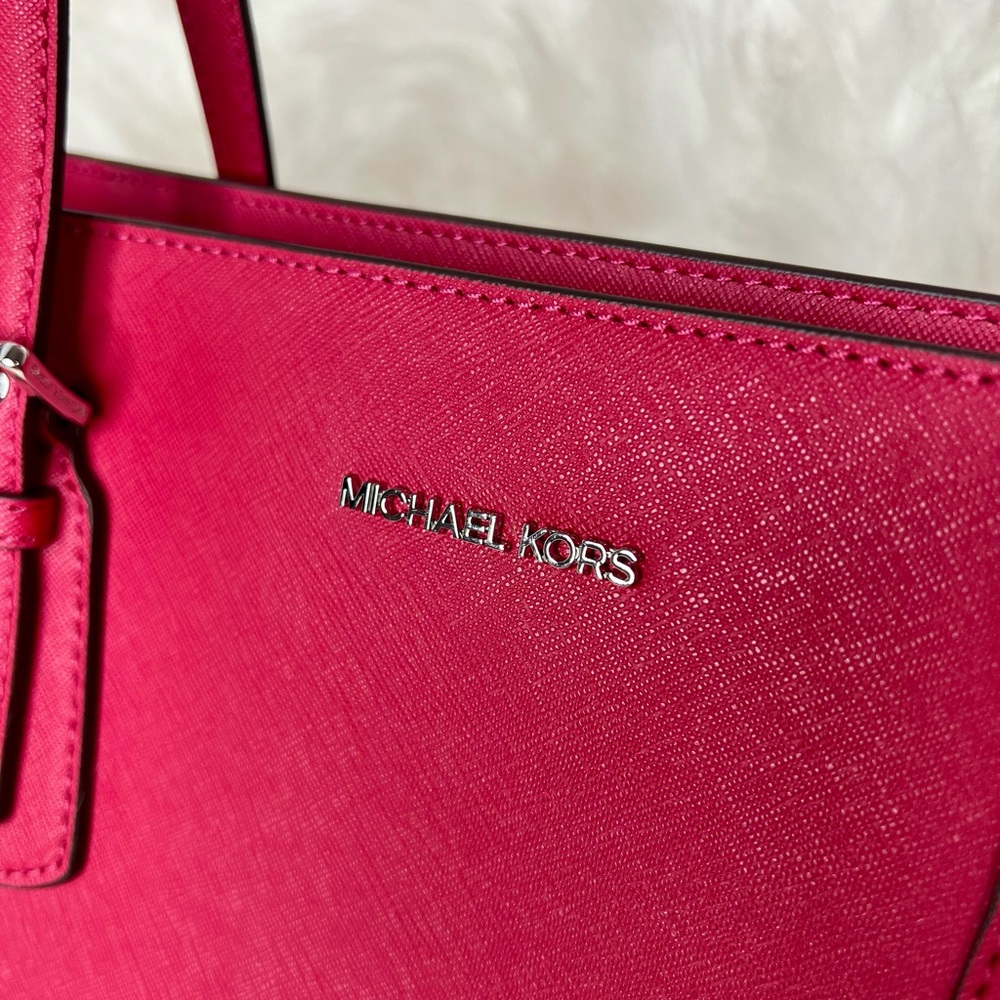 Michael Kors Large Leather Voyager Tote in Dark Rasberry - Picture 5 of 13